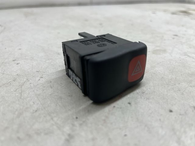 bontott VW POLO CLASSIC Vészvillogó Kapcsoló