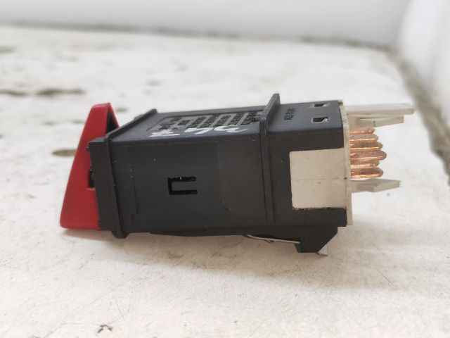 bontott VW POLO CLASSIC Vészvillogó Kapcsoló