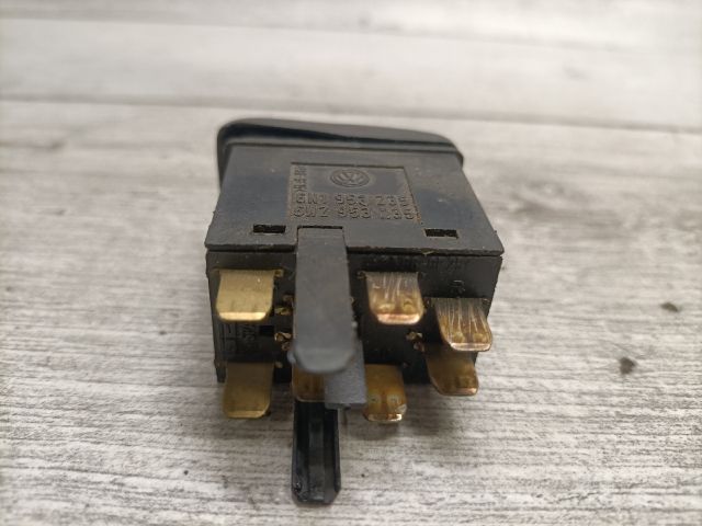 bontott VW POLO CLASSIC Vészvillogó Kapcsoló