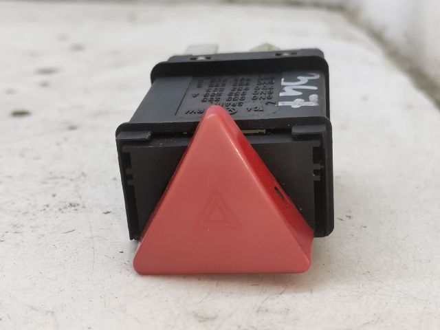 bontott VW POLO CLASSIC Vészvillogó Kapcsoló