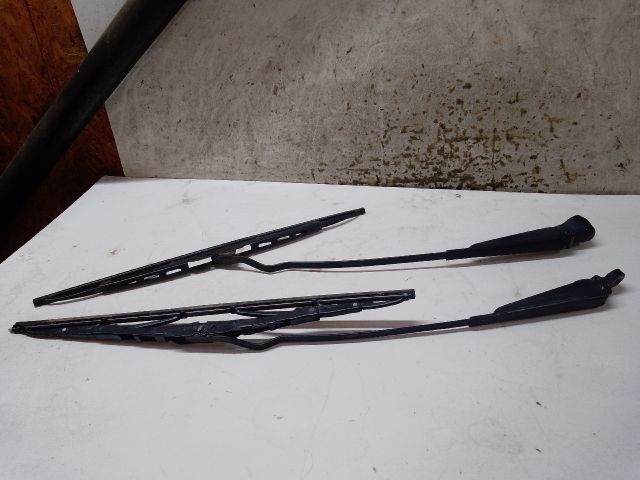bontott VW POLO II Első Ablaktörlő Kar