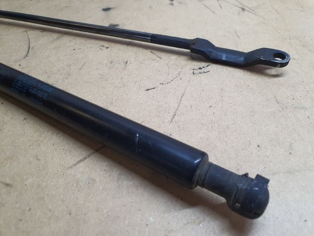 bontott VW POLO II Gázrugós Kitámasztó Teleszkóp Pár Csomagtérajtó