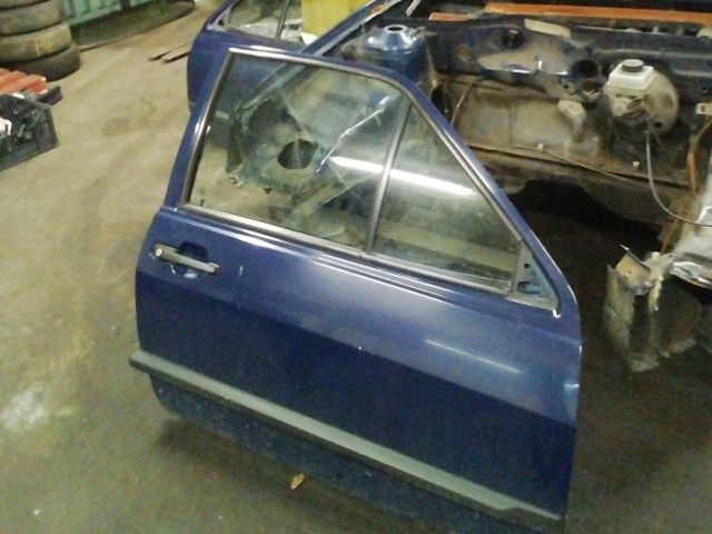 bontott VW POLO II Jobb első Ajtó (Üres lemez)