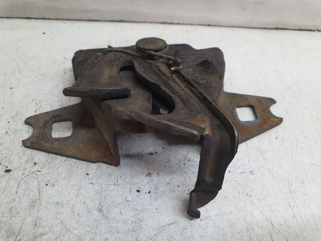 bontott VW POLO II Motorháztető Zárszerkezet