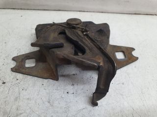 bontott VW POLO II Motorháztető Zárszerkezet