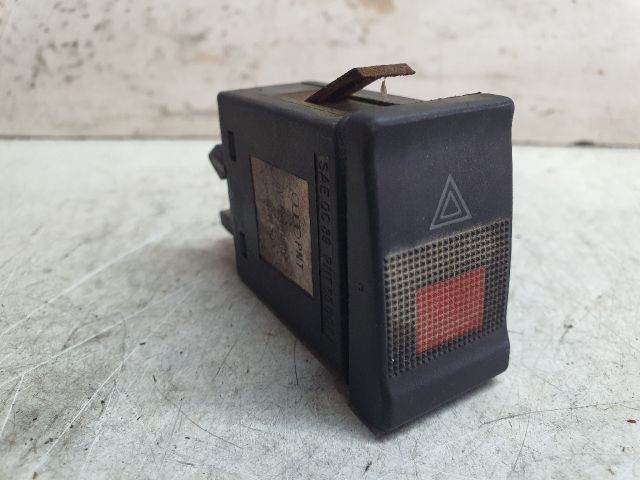 bontott VW POLO II Vészvillogó Kapcsoló