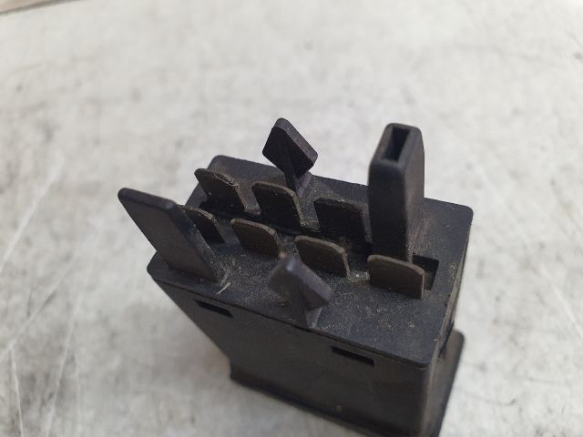 bontott VW POLO II Vészvillogó Kapcsoló