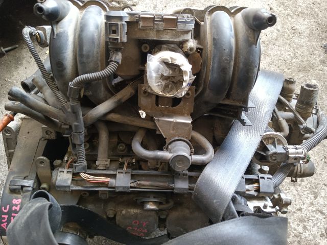 bontott VW POLO III Motor (Fűzött blokk hengerfejjel)