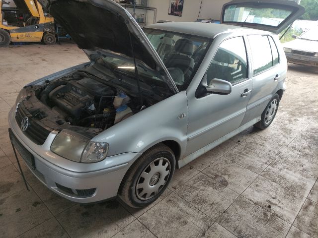 bontott VW POLO III Biztosítéktábla Motortér