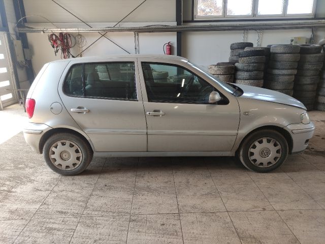 bontott VW POLO III Biztosítéktábla Motortér