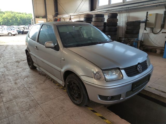 bontott VW POLO III Biztosítéktábla Motortér