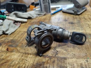 bontott VW POLO III Gyújtáskapcsoló Házzal