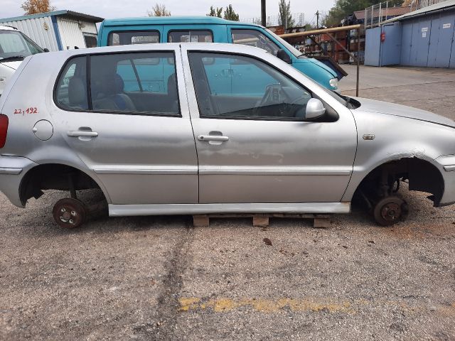 bontott VW POLO III Hűtőventilátor Keret