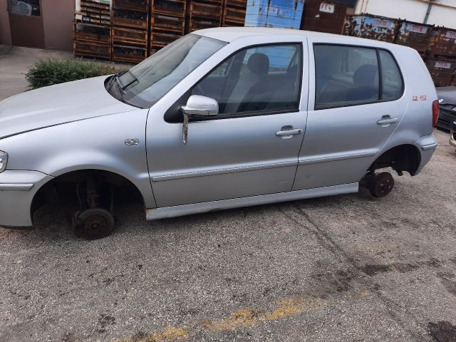 bontott VW POLO III Hűtőventilátor Keret