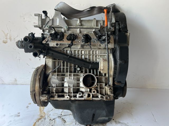 bontott VW POLO III Motor (Fűzött blokk hengerfejjel)