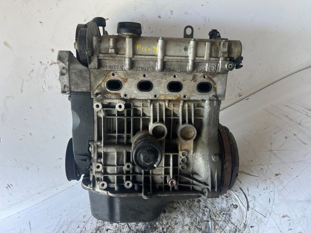 bontott VW POLO III Motor (Fűzött blokk hengerfejjel)