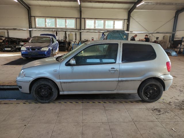 bontott VW POLO III Nívópálca