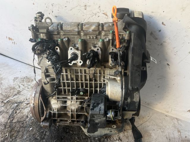 bontott VW POLO III Motor (Fűzött blokk hengerfejjel)