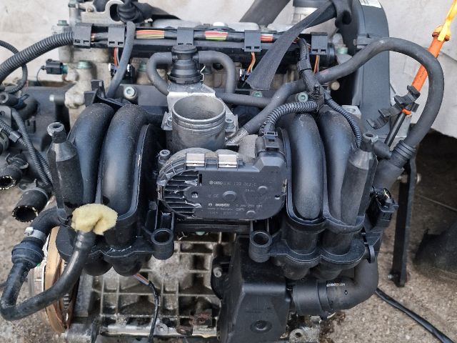bontott VW POLO III Motor (Fűzött blokk hengerfejjel)
