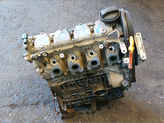 bontott VW POLO III Motor (Fűzött blokk hengerfejjel)