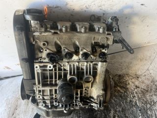 bontott VW POLO III Motor (Fűzött blokk hengerfejjel)