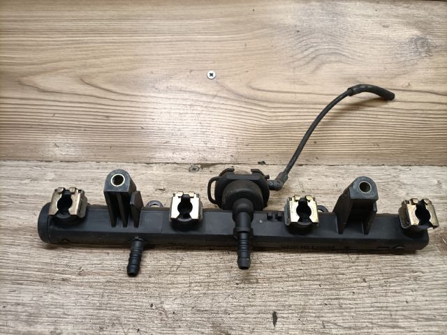 bontott VW POLO III Porlasztó Sor / Híd