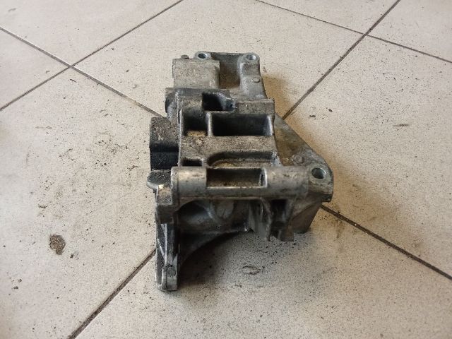 bontott VW POLO III Generátor Tartó Bak