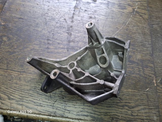 bontott VW POLO III Motor Tartó Bak (Fém)