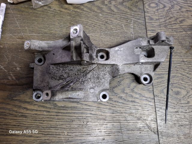 bontott VW POLO III Motor Tartó Bak (Fém)