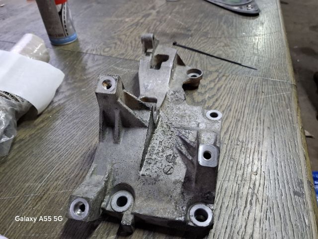 bontott VW POLO III Motor Tartó Bak (Fém)