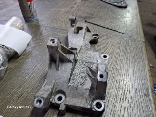 bontott VW POLO III Motor Tartó Bak (Fém)