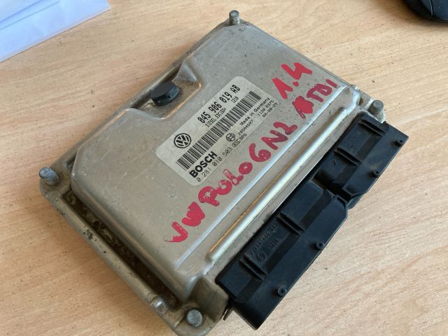 bontott VW POLO III Motorvezérlő