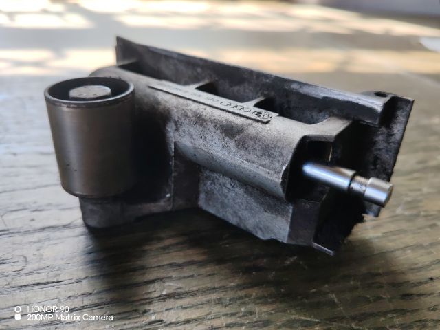 bontott VW POLO III Szíjfeszítő Görgő