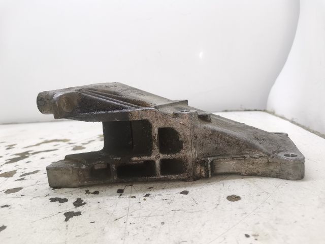 bontott VW POLO III Motor Tartó Bak (Fém)