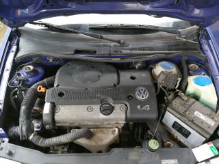 bontott VW POLO III Motor (Fűzött blokk hengerfejjel)