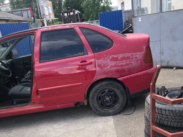 bontott VW POLO III Bal első Csonkállvány Kerékaggyal