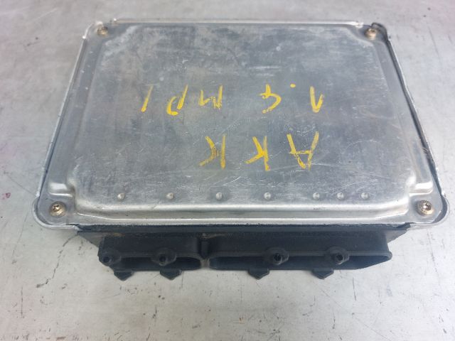 bontott VW POLO III Motorvezérlő