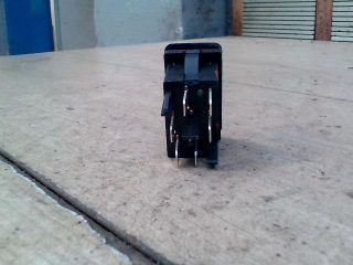 bontott VW POLO III Ablakemelő Kapcsoló (Pozíciófüggetlen)