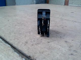 bontott VW POLO III Ablakemelő Kapcsoló (Pozíciófüggetlen)