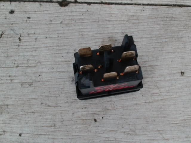 bontott VW POLO III Bal első Ablakemelő Kapcsoló