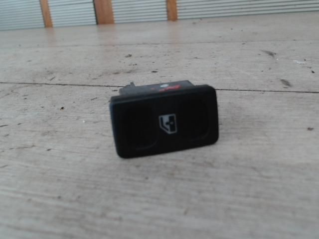 bontott VW POLO III Bal első Ablakemelő Kapcsoló