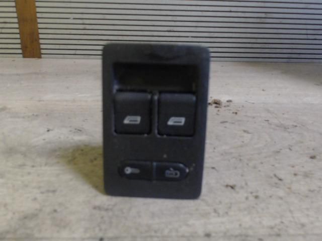 bontott VW POLO III Bal első Ablakemelő Kapcsoló