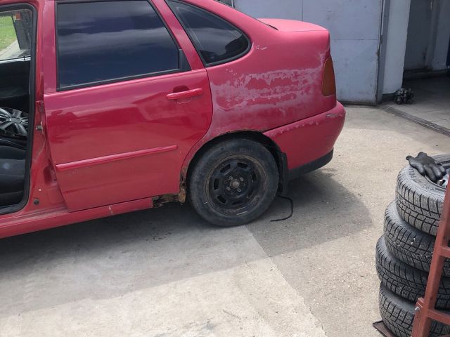 bontott VW POLO III Bal első Ajtó (Üres lemez)