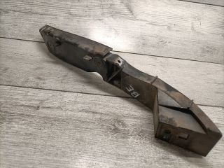 bontott VW POLO III Bal első Oldal Lökhárító Tartó (Műanyag)