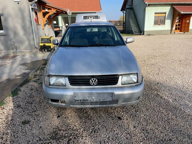 bontott VW POLO III Bal Fényszóró