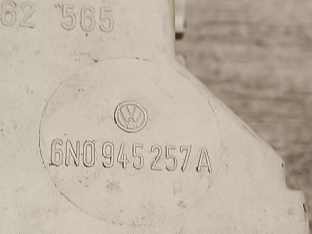 bontott VW POLO III Bal Hátsó Lámpa Foglalat