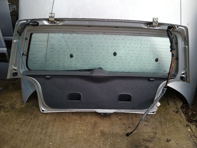 bontott VW POLO III Csomagtérajtó (Részeivel)