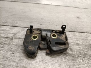 bontott VW POLO III Csomagtérajtó Zárszerkezet