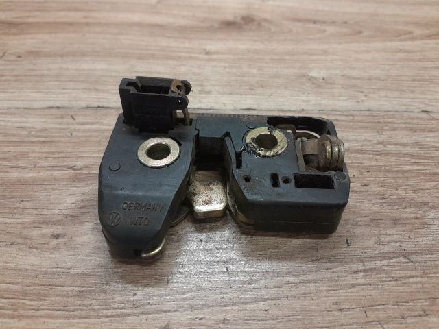 bontott VW POLO III Csomagtérajtó Zárszerkezet