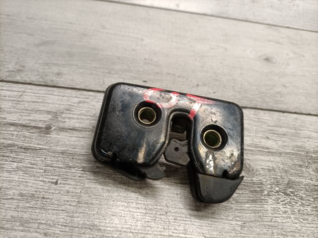 bontott VW POLO III Csomagtérajtó Zárszerkezet